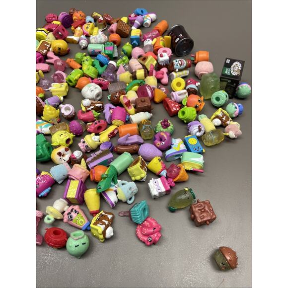Huge Lot Of 190 Piece Shopkins Bundle - Picture 8 of 8